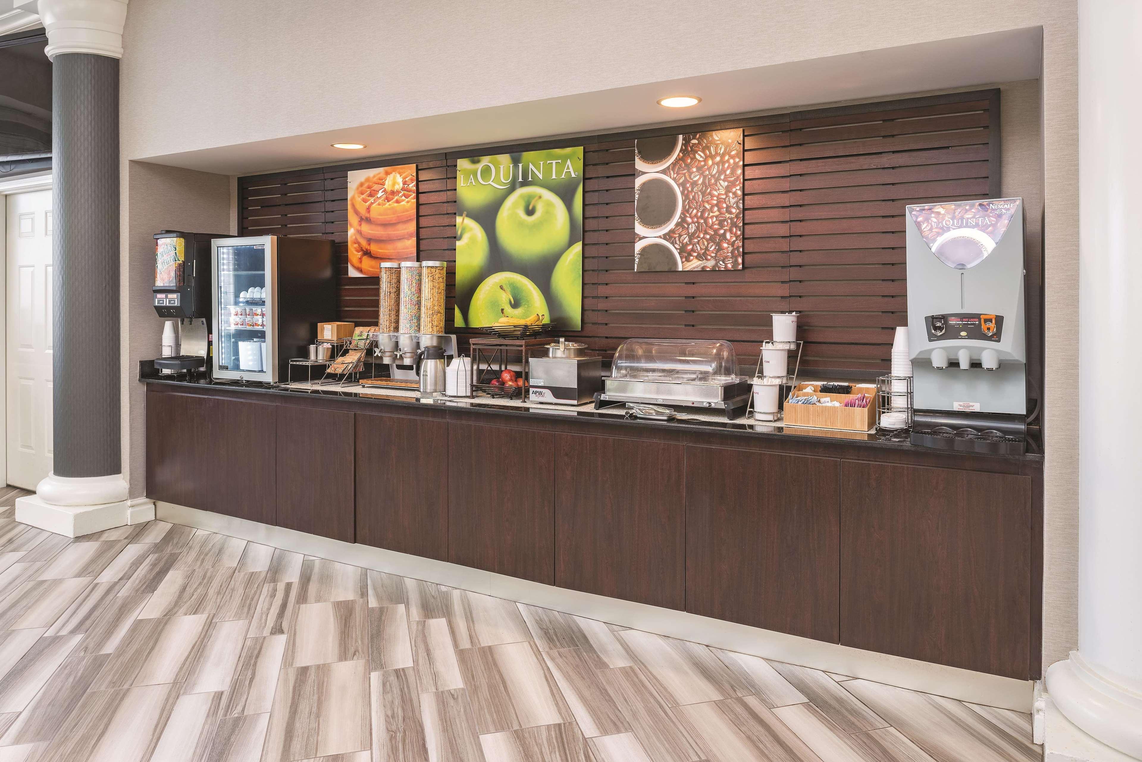 La Quinta By Wyndham St. Louis Westport Hotel Maryland Heights Exterior foto